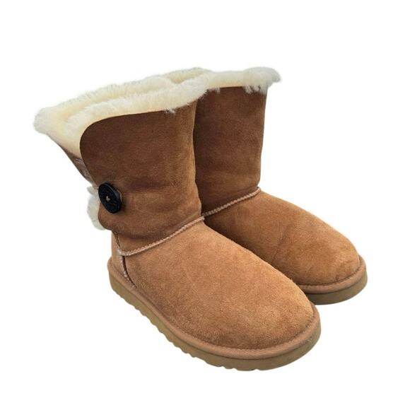 Ugg Bailey Button 2 Style 1016226 Chestnut brown Women’s 7 EUC $190 MSRP - Picture 1 of 5